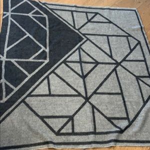 Gorgeous cashmere Tory Burch wrap